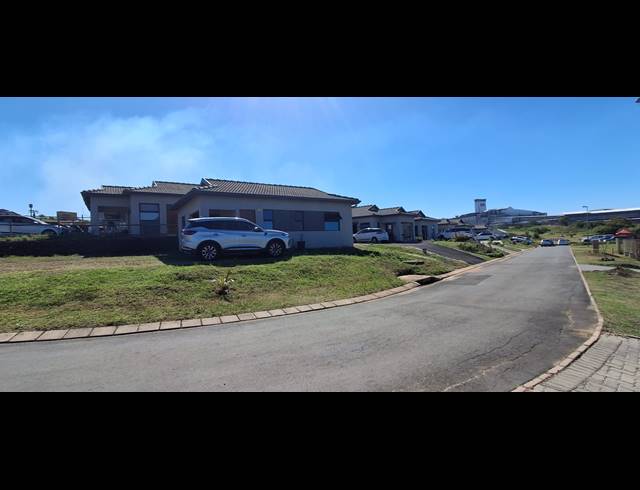3 BEDROOM FREESTANDING FOR SALE IN PALM VIEW ESTATE